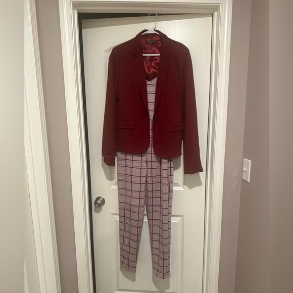 "Burgundy striped jumpsuit, with burgundy jacket - Picture 2 of 3